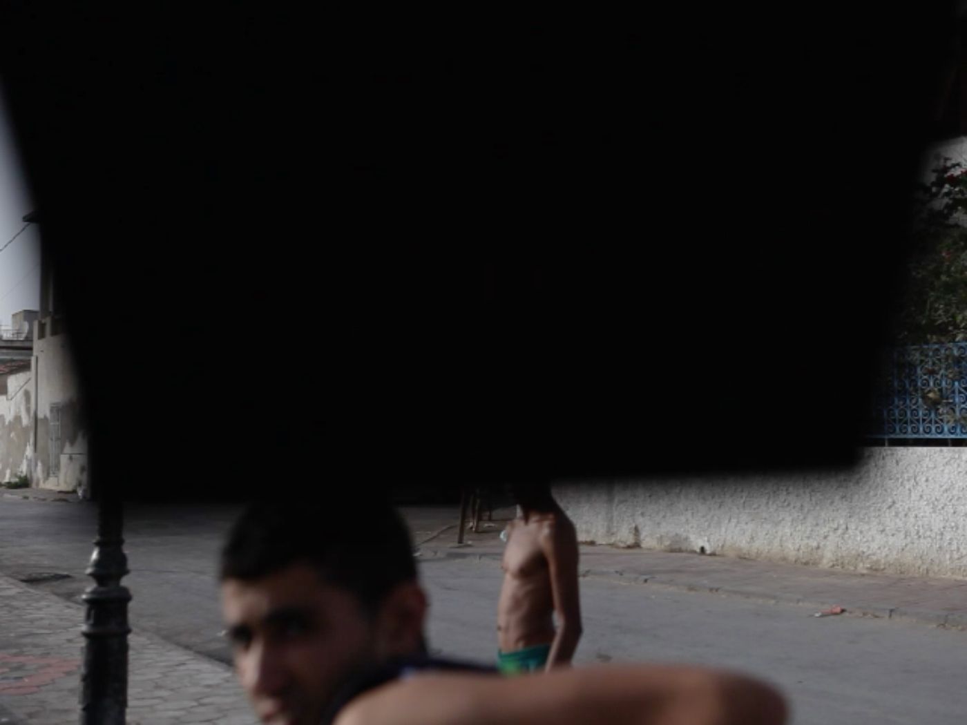 ismail-bahri-percee-baigneurs-video-2014-8.jpg